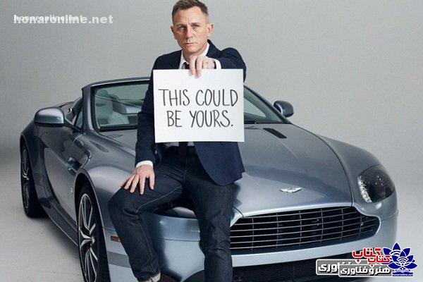 Daniel-Craig-and-the-James-Bond-car-honaronline-net