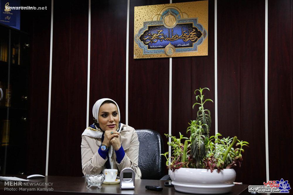 Iran's-first-female-comedian-honaronline-net-001