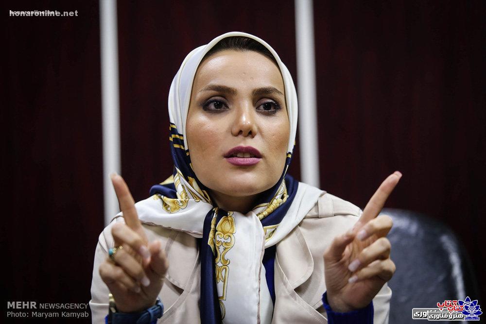 Iran's-first-female-comedian-honaronline-net-003