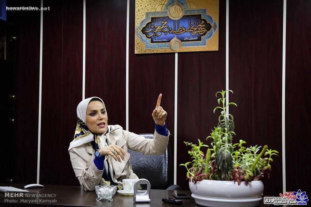Iran's-first-female-comedian-honaronline-net-005